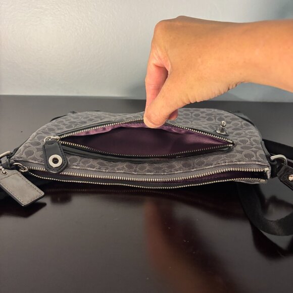 Coach Poppy Signature C Metallic Gray Black Patent East/West Swingpack Crossbody - Picture 7 of 9